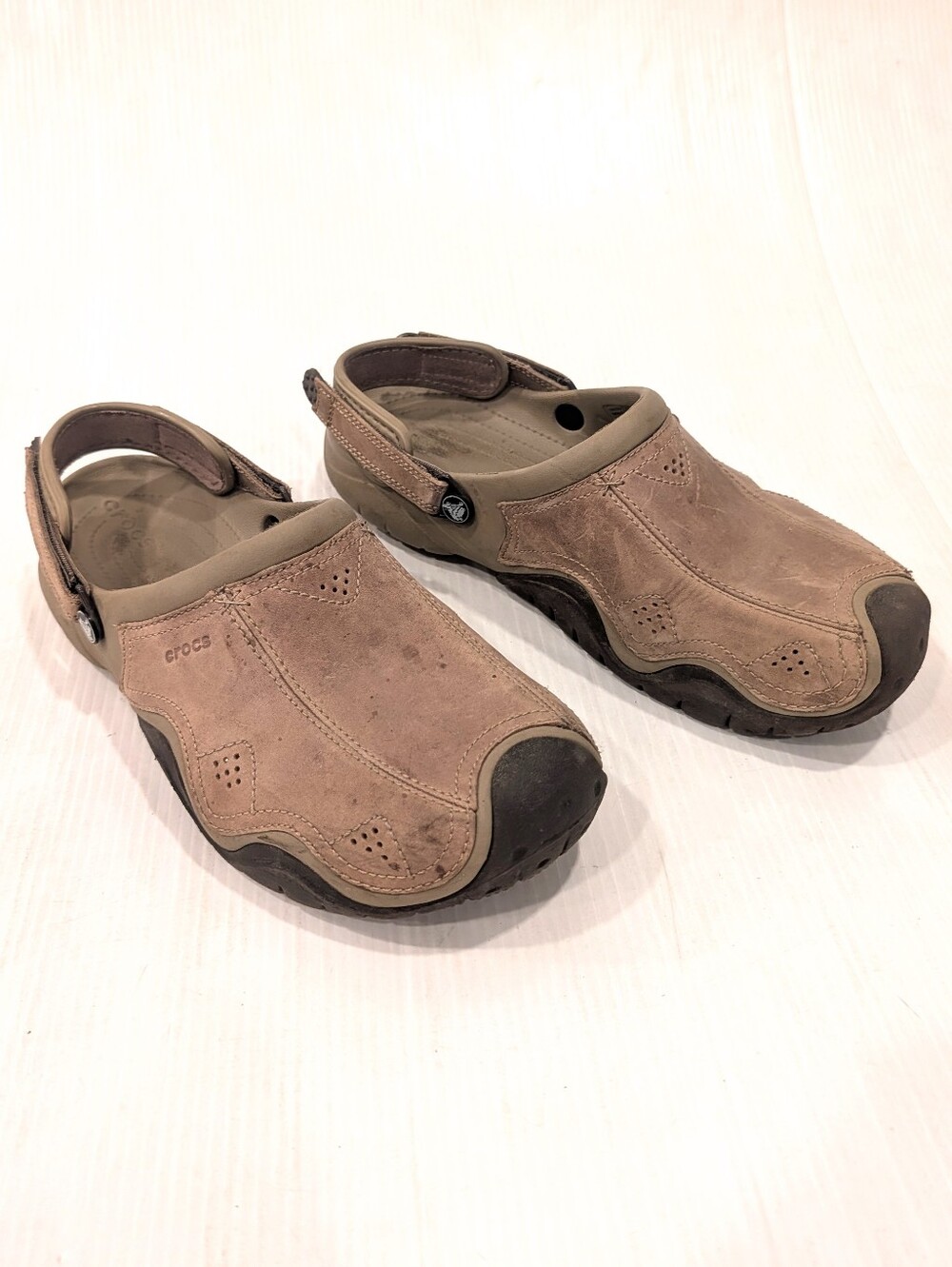 CROCS Mens Swiftwater Leather Camp Clog Brown Suede Slip-On Clogs Size 13